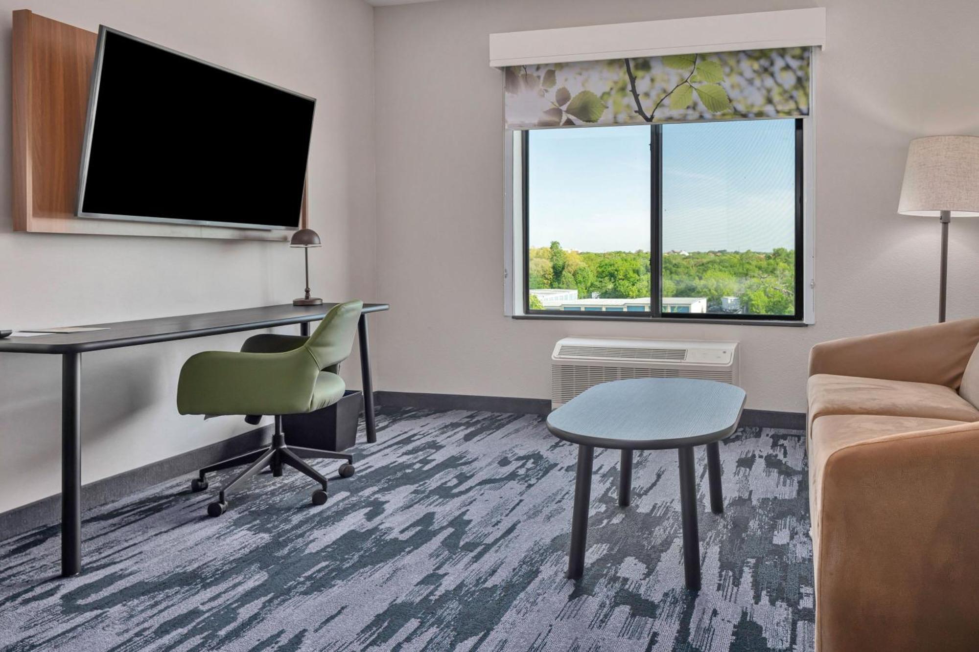 Fairfield Inn & Suites By Marriott Corinth South Denton Area 외부 사진